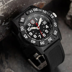 Luminox