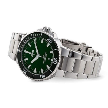 Oris Aquis Date Automatic Diver's 01-733-7730-4157-07-8-24-05PEB 300M Men's Watch